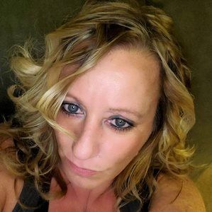 Meet your Posher, Janelle